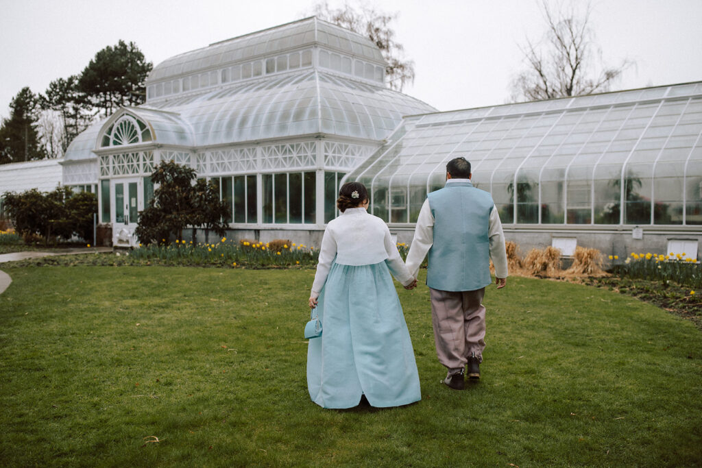 A Seattle wedding traditional Hanbok photoshoot 